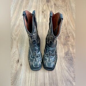 Innovation Pointed Toe Angel Wings Boots Size 12 EUC